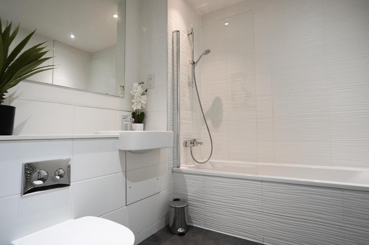 Platform Bedford Apartment Bagian luar foto