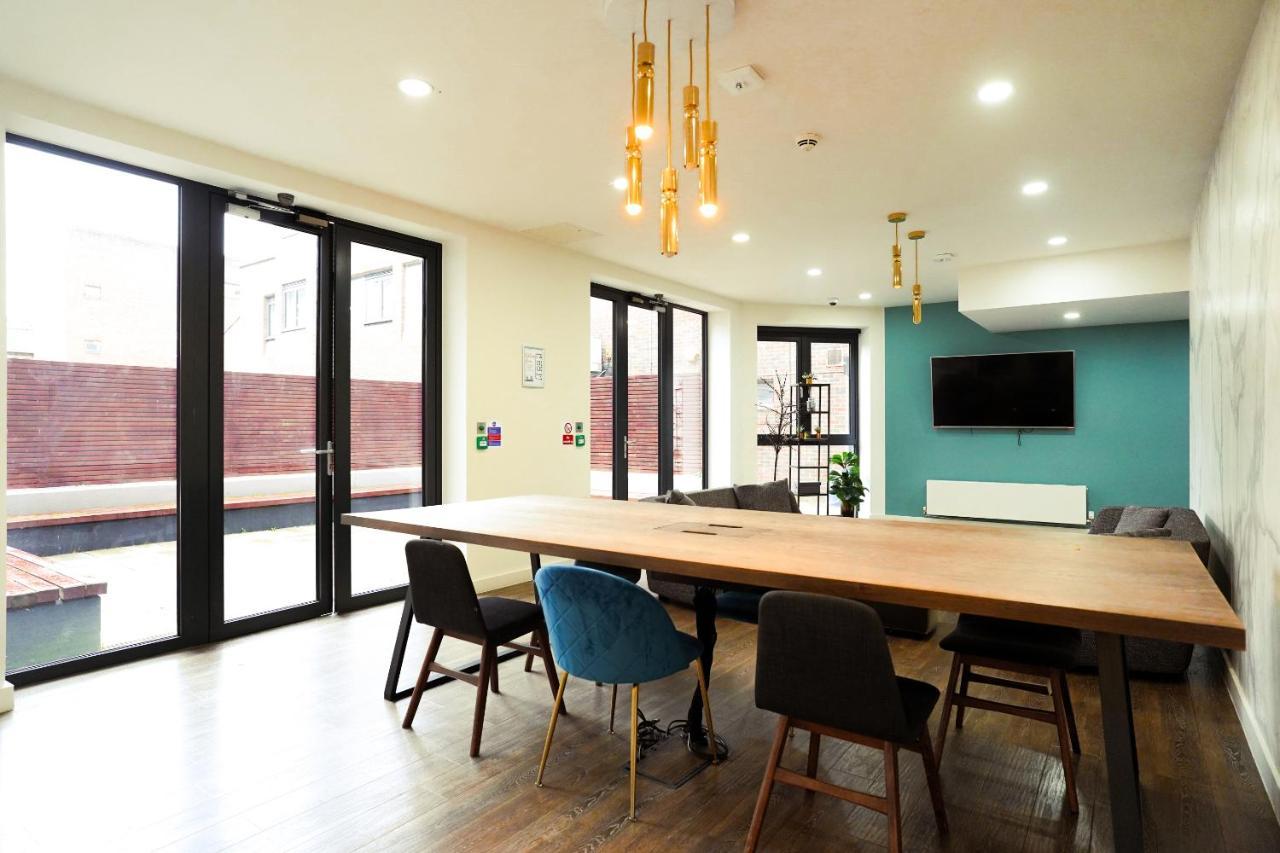 Platform Bedford Apartment Bagian luar foto