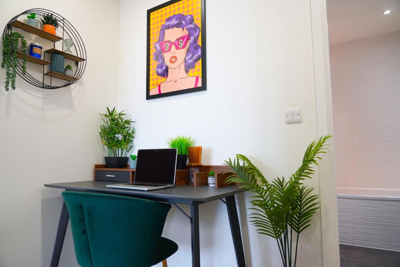 Platform Bedford Apartment Bagian luar foto